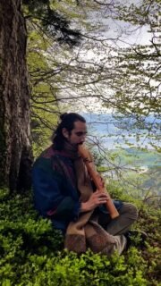 First of all kind 🌀
This the first flute I have made tunes in the Romanian hijaz scale. It is also the first time to my knowledge that this scale is made into a drone flute. 
I’m very proud of this flute and happy that it is going to its new owner 💜🌱

#droneflute#soundhealing#music#woodworking#mountains#switzerland#meditation